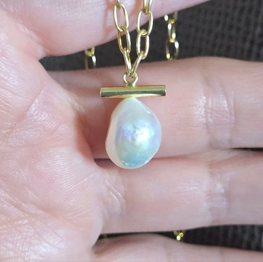 Stationary Freshwater Pearl Necklace - NWT